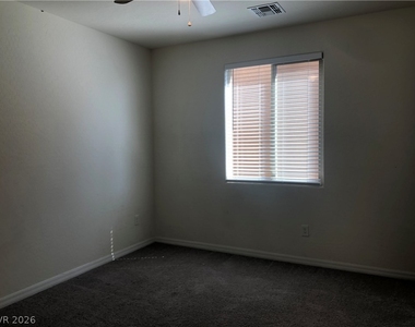 135 Berneri Drive - Photo Thumbnail 14