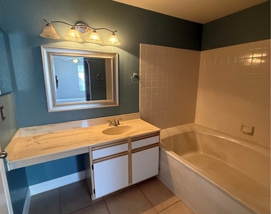 2200 S Fort Apache Road - Photo Thumbnail 10