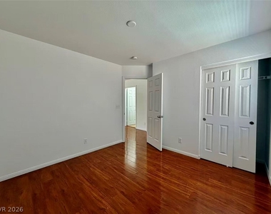 884 Blue Rosalie Place - Photo Thumbnail 16