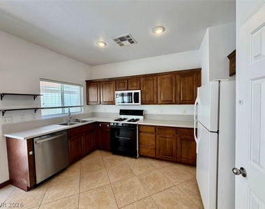 884 Blue Rosalie Place - Photo Thumbnail 7