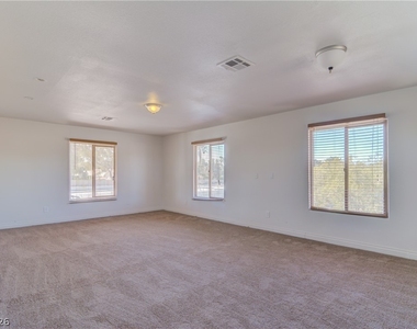 7640 Spencer Street - Photo Thumbnail 12