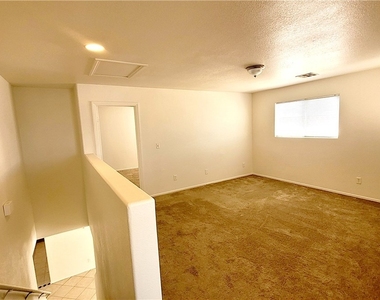 5745 W Dewey Drive - Photo Thumbnail 10