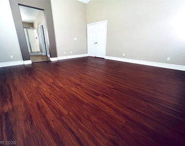 6694 Aviston Street - Photo Thumbnail 7