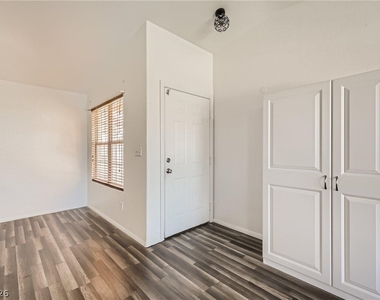 520 Arrowhead Trail - Photo Thumbnail 2