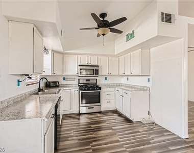 520 Arrowhead Trail - Photo Thumbnail 10