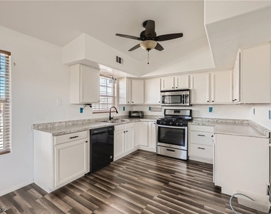 520 Arrowhead Trail - Photo Thumbnail 11