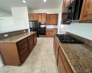1550 Midnight Cowboy Court - Photo Thumbnail 12