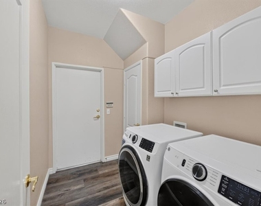 9901 Trailwood Drive - Photo Thumbnail 29