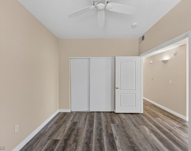 9901 Trailwood Drive - Photo Thumbnail 24
