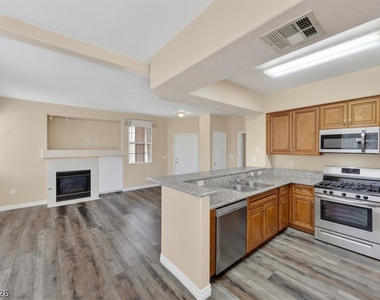 9901 Trailwood Drive - Photo Thumbnail 15
