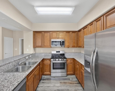9901 Trailwood Drive - Photo Thumbnail 13
