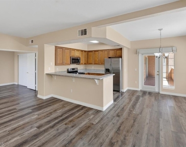 9901 Trailwood Drive - Photo Thumbnail 10