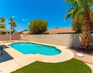 4432 Lobero Avenue - Photo Thumbnail 11