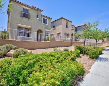 944 Douglas Flat Place - Photo Thumbnail 2