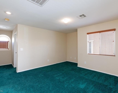 944 Douglas Flat Place - Photo Thumbnail 12