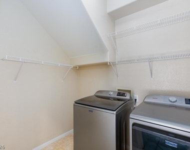 944 Douglas Flat Place - Photo Thumbnail 11