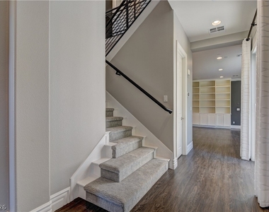 11280 Granite Ridge Drive - Photo Thumbnail 20