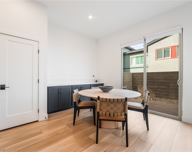 3192 Vittoria Avenue - Photo Thumbnail 5