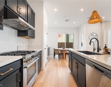 3192 Vittoria Avenue - Photo Thumbnail 7