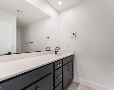 3192 Vittoria Avenue - Photo Thumbnail 17