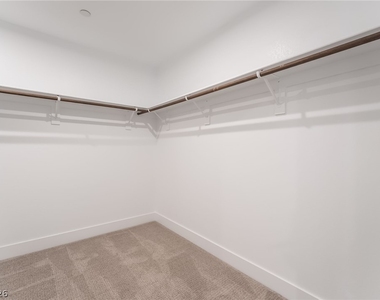 3192 Vittoria Avenue - Photo Thumbnail 14