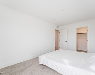3192 Vittoria Avenue - Photo Thumbnail 16