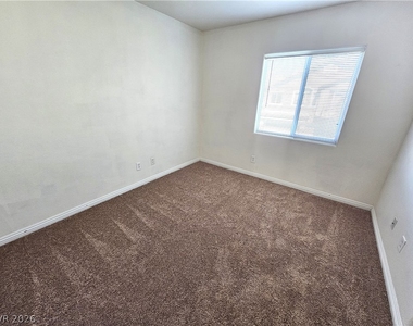 8639 Horizon Wind Avenue - Photo Thumbnail 20