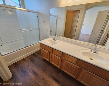 8639 Horizon Wind Avenue - Photo Thumbnail 22