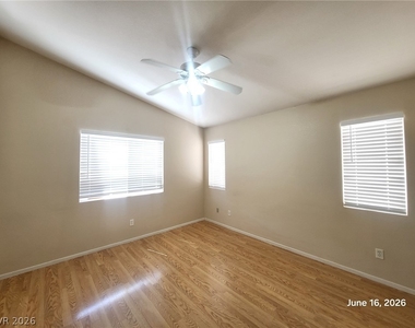 4523 Sparwood Drive - Photo Thumbnail 9