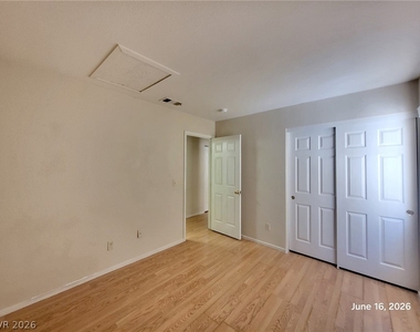 4523 Sparwood Drive - Photo Thumbnail 5