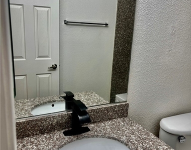5044 River Glen Drive - Photo Thumbnail 10
