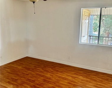 5044 River Glen Drive - Photo Thumbnail 8