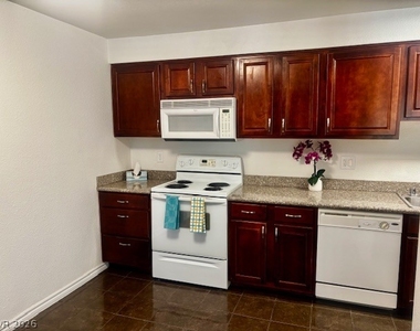 5044 River Glen Drive - Photo Thumbnail 6