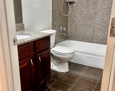 5044 River Glen Drive - Photo Thumbnail 11