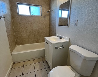 118 Ash Street - Photo Thumbnail 6