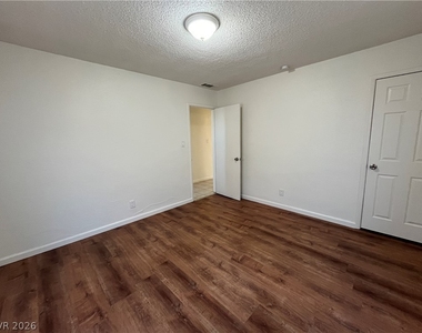 118 Ash Street - Photo Thumbnail 4