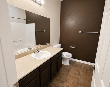 2113 Forest Mist Avenue - Photo Thumbnail 10