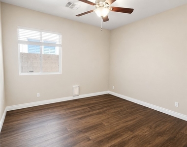 2113 Forest Mist Avenue - Photo Thumbnail 13