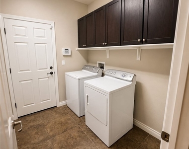 2113 Forest Mist Avenue - Photo Thumbnail 16