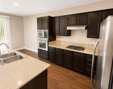 2113 Forest Mist Avenue - Photo Thumbnail 4
