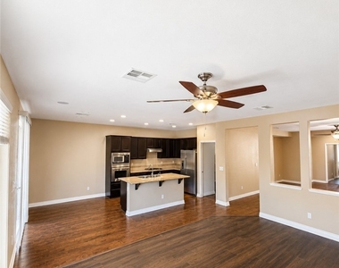 2113 Forest Mist Avenue - Photo Thumbnail 5
