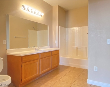 3400 Cabana Drive - Photo Thumbnail 12