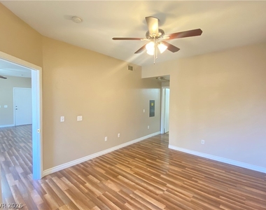 3400 Cabana Drive - Photo Thumbnail 15