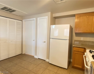 3400 Cabana Drive - Photo Thumbnail 7