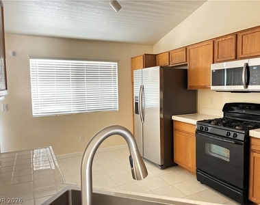 688 Pansy Place - Photo Thumbnail 3