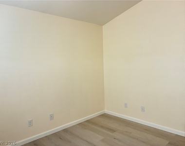 688 Pansy Place - Photo Thumbnail 7