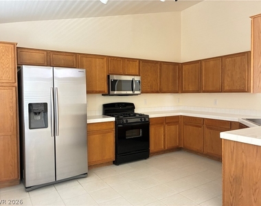 688 Pansy Place - Photo Thumbnail 4
