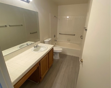 7570 W Flamingo Road - Photo Thumbnail 3