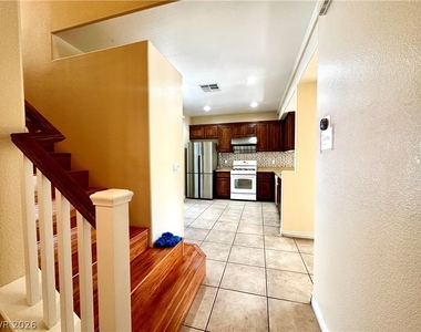 8137 Aurora Mist Street - Photo Thumbnail 6