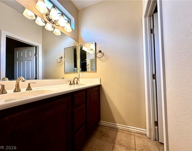 8137 Aurora Mist Street - Photo Thumbnail 15